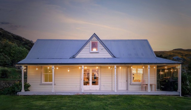 Toad Hall - Akaroa Holiday Home in Akaroa