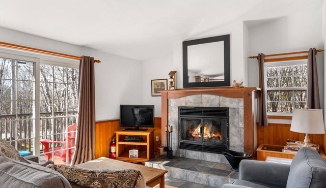 Two-Bedroom Two-Bathroom Vacation Home - Pet Friendly! in Hunts Point