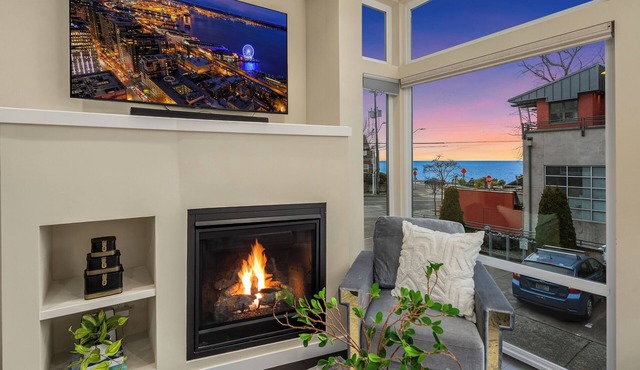 Ultimate Alki Experience - Beach, Views & Vibes