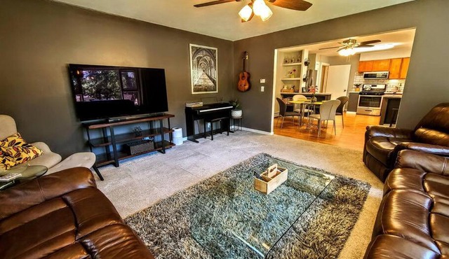 Ultra Comfy, Spotless & Spacious, Private Home in Boyne, Dogs Ok, Walk to Town in Boyne City