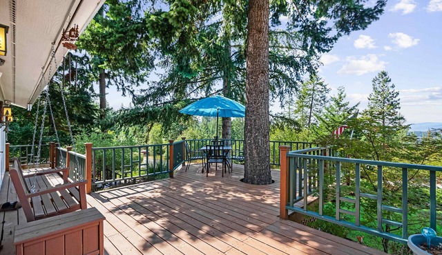 Unwind at Lake View Getaway
