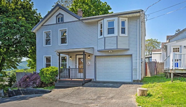 Updated Home w/Patio Half Mile to West Point in Highland Falls