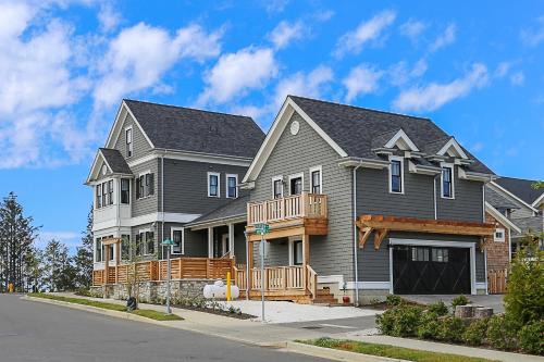 Upper Left Coast by Seabrook Hospitality in Pacific Beach