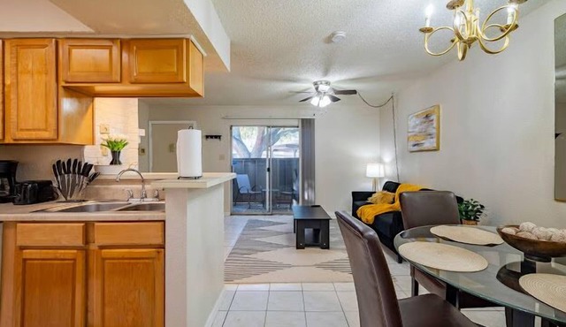 UpscaleApartment,Pool,NRG Stadium,Free Parking,Medical District in Webster
