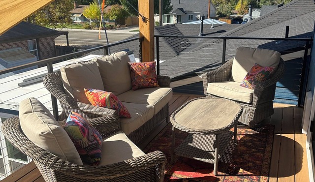 Upstairs, downtown Boise, private, close to green belt and Boise State.