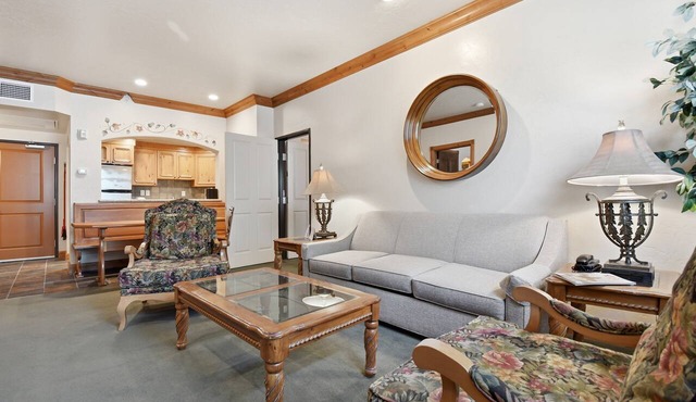 Villa 2080 1 Bed 1 Bath Full Kitchen in the heart of Midway Utah