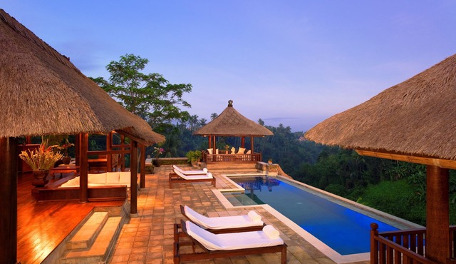 Villa Santai Ubud - 4 Bedroom Private & Luxurious Villa with Dramtic Vistas in Melayang