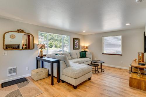 Walk to Spanaway Lake: Chic Home w/Rooftop Deck!