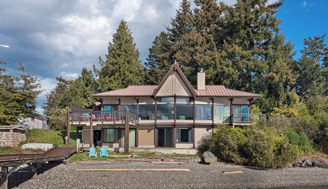 Waterfront! On beautiful Mitchell Bay! (HV)