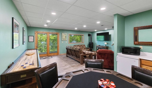 Well-appointed lakefront villa with gameroom at Giants Ridge in Biwabik