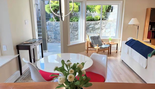 WestCoast Garden Suite | 1 Bedroom | Private | Quiet | Central | Modern in North Vancouver