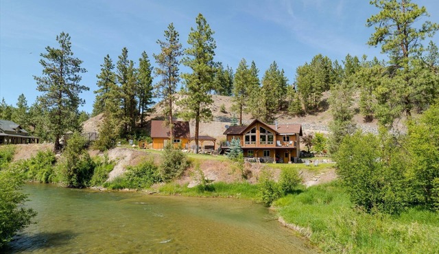 Where Your Gathering Meets the River—Only 20’ Away in Eureka