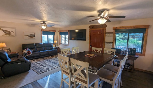 Whippoorwill Cabin, a pet-friendly retreat in Swan Valley