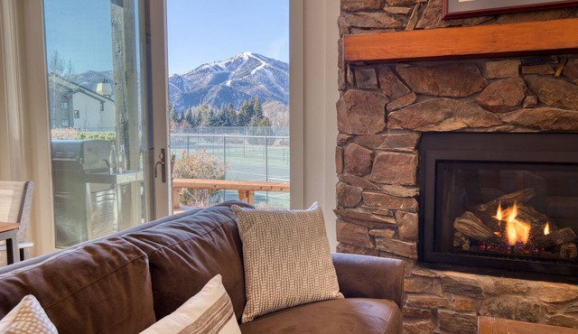 Wildflower Resort Stay - Sun Valley Condo with King Bed and Mtn Views