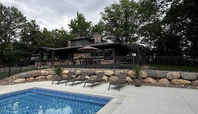 Woods & Water Rentals - Sleeps 24 - Fall Colors, Fireplace & Lakefront Retreat in Deerwood