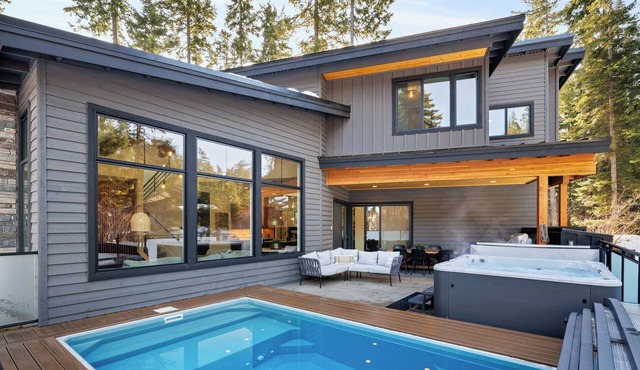 Year Round Heated Pool, Modern Dog-Friendly Cabin @ Suncadia in Cle Elum