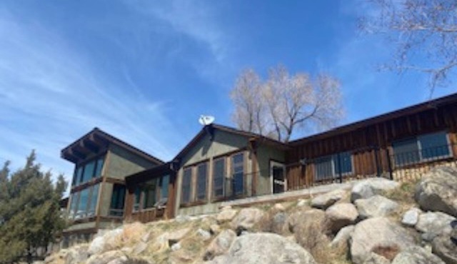 Yellowstone Riverview Cabin - 4BRs w/Stunning Mountain Views!