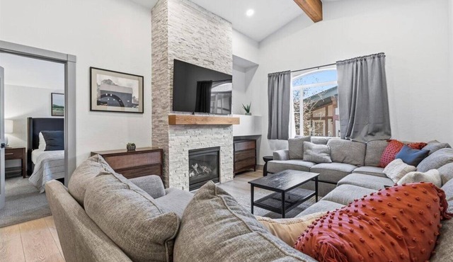 Zermatt Villa 3014 - 2 Bedroom 2 Bath Full Kitchen with Resort Amenities