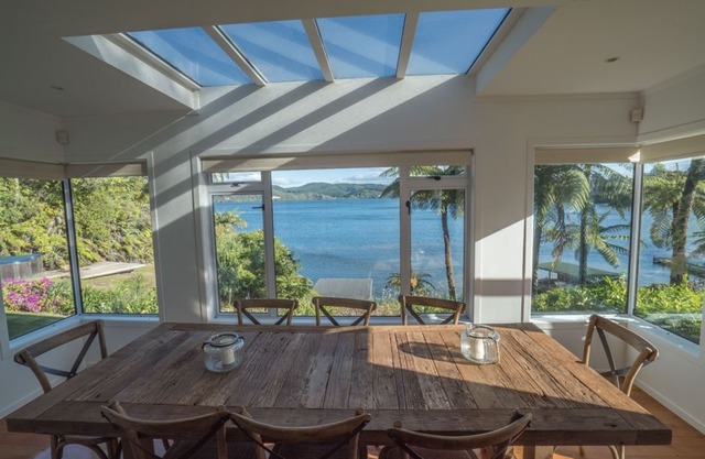 Rotoiti Lakefront Holiday Home with Private Jetty in Okere Falls