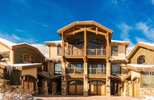 Ski and Golf at your door step-Fairway Springs - Hot Tub!