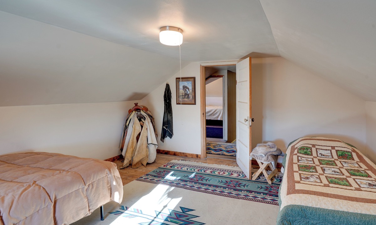 Lindsay Cottage | Charming 'corral Creek Ranch House' in Circle