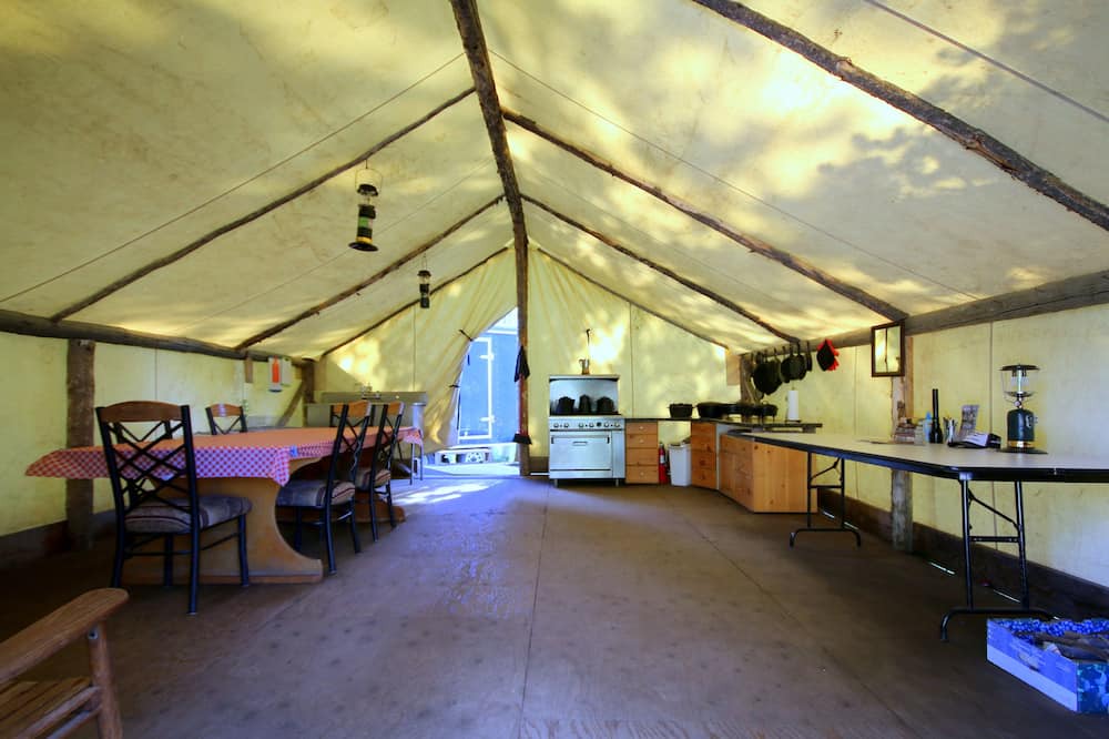Flagg Ranch RV Rental | Bedroll and Breakfast - Campground