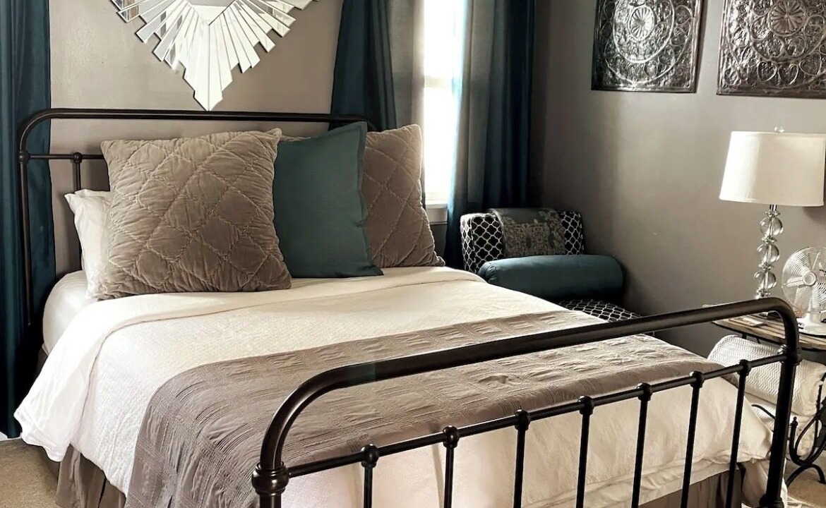 Fairpark House | Charming 2-bedroom house with in lovely Salt Lake, close to everything