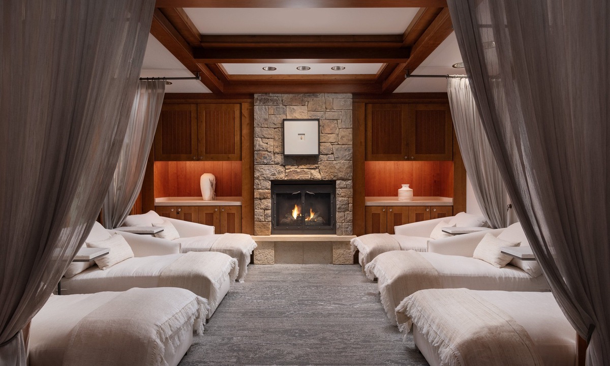 Teton Village Hotel | Four Seasons Resort Jackson Hole