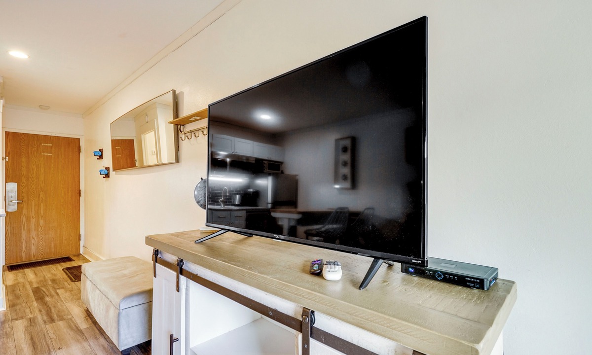 North Park City Apartment | Ultimate Park City Studio w/Pool & Hot Tub!
