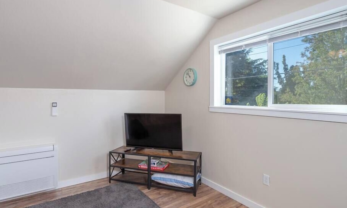 East End Apartment | Private Loft with trail access to Boise Foothills - Pets Welcome!
