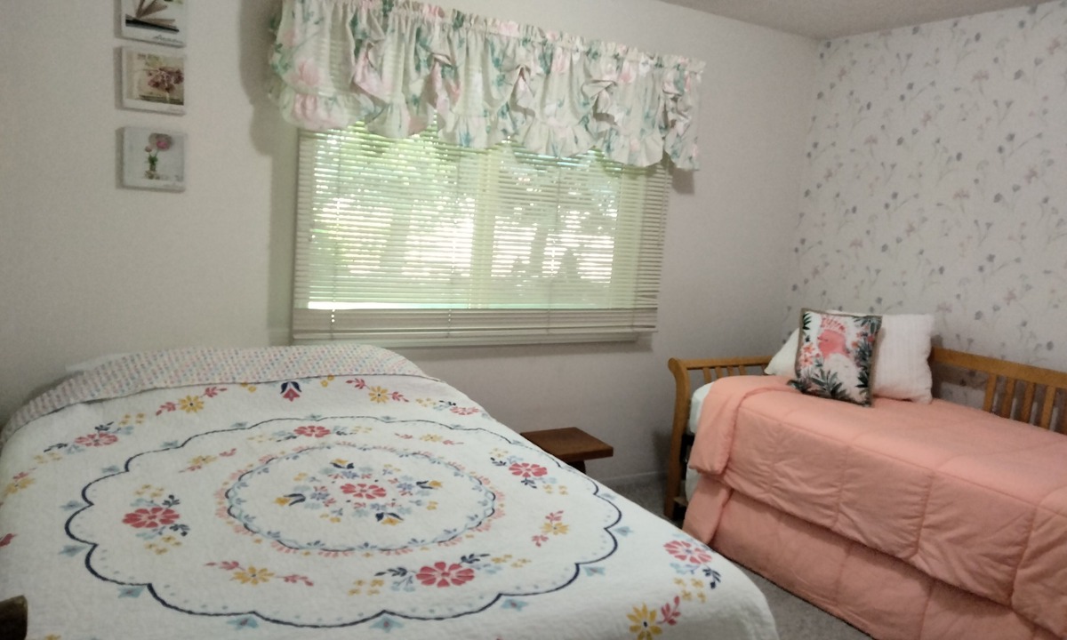 Hayden House | Peaceful 3 Bedroom very close to Silverwood and near Skiing
