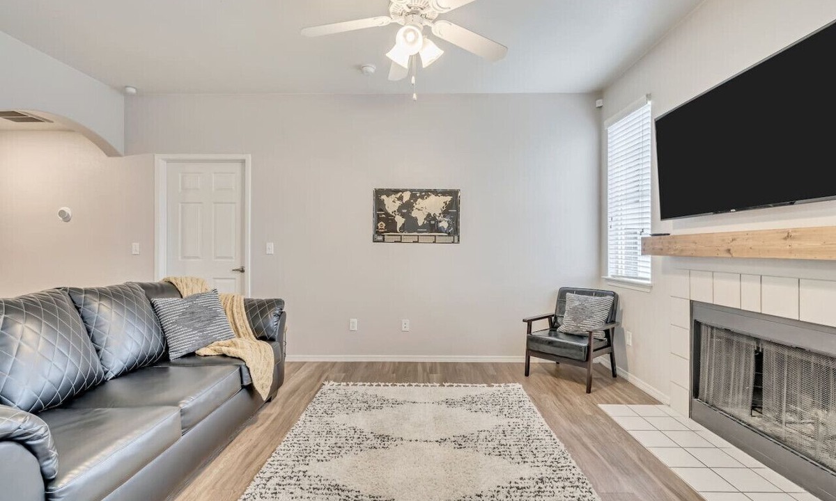 Clearfield Apartment | Comfortable 2BR Apt with Pool, Hot Tub, and Fitness Center, Close to Hill AFB