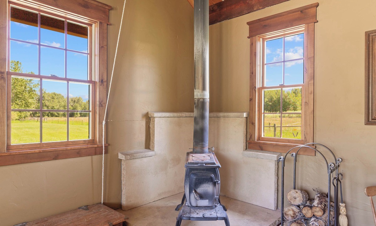 Bozeman Apartment | TroutChasers Suite ~ Priv. River Access, 10 Min. to Hot Springs, 45 Min. to Ski