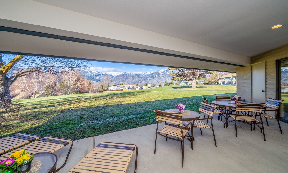 Wapato Point Condo | Wapato Point Halmalka Condo 502-B 2 Bed 2 Bath Sleeps 5-6, Close to Outdoor Pool