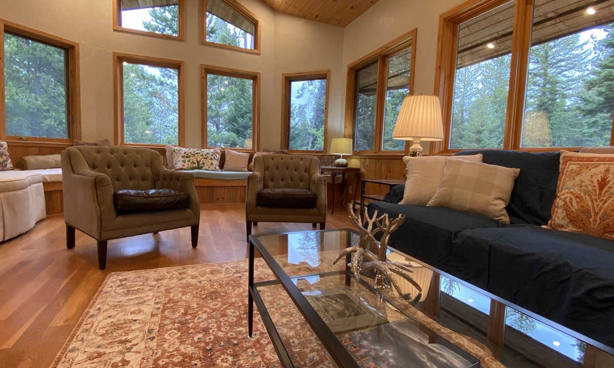 Wilson House | Private, Spacious Retreat 5 minutes South of Wilson! Discounts for long stays!