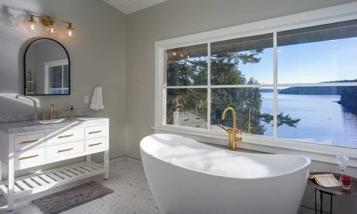Eastsound House | Grindstone Harbor House: Waterfront Privacy,Hot Tub, Mooring, Gated Estate with mature gardens, Close to the Ferry.