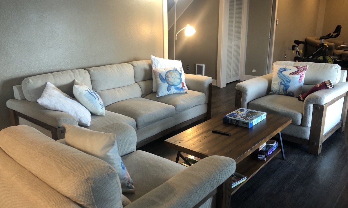 Hoodsport House | A beautiful Beach house to relax, watch wildlife, kayak, and enjoy fresh air.