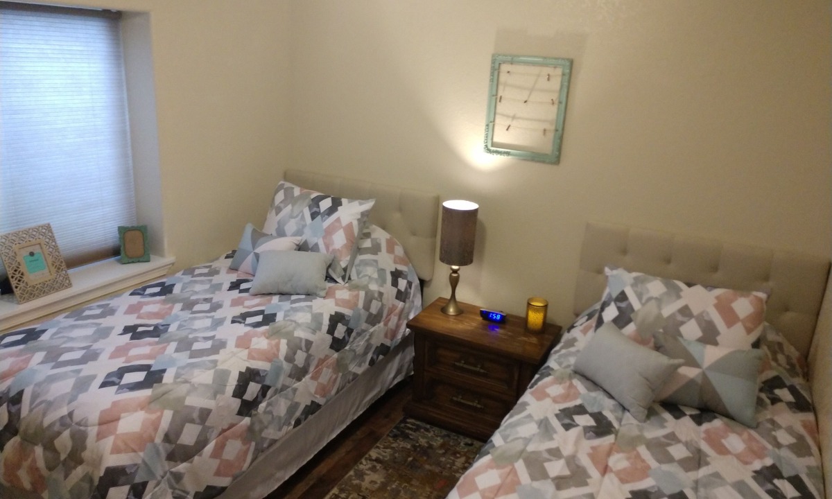 Superior Apartment | B-Comfy downstairs 2bd/1ba Apartment available