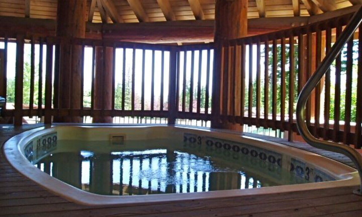 Whitefish Hotel | Comfortable Ski-In/Ski-Out Hotel Style Room