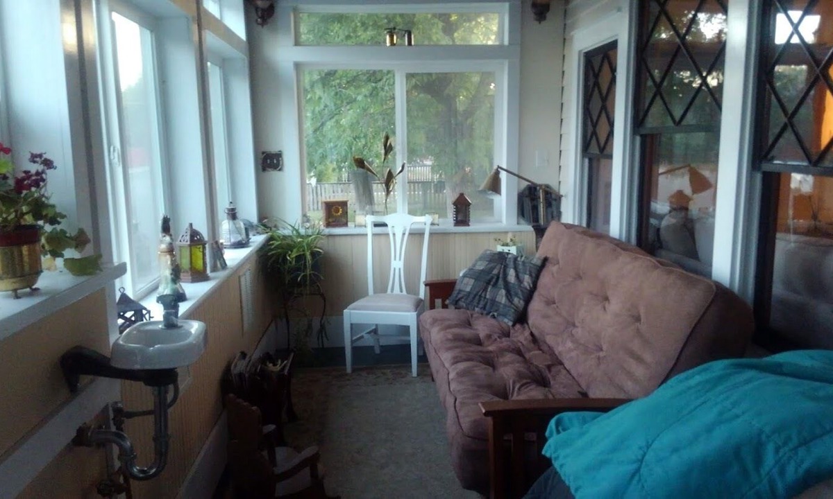 Three Forks Apartment | Thee Forks Mt. Historic 1910 Bryant Hotel 28 Minutes From Bozeman Montana