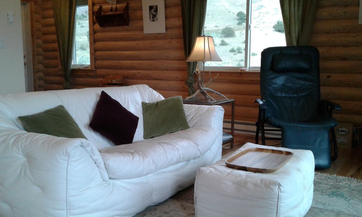 Emigrant Cabin | Yellowstone - Montana Cabin Retreat Sage Cabin - Beauty of Paradise Valley!