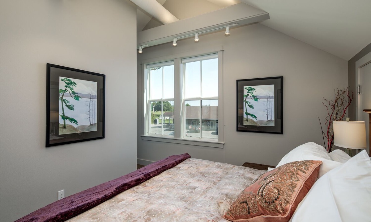 La Conner Apartment | La Conner, Tillinghast Residence E #401