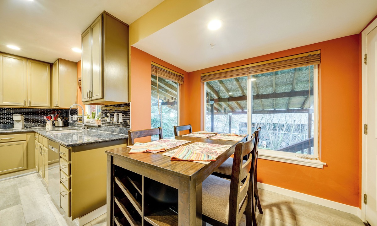 SeaTac House | Pet-Friendly SeaTac Retreat 6 Mi to Puget Sound!