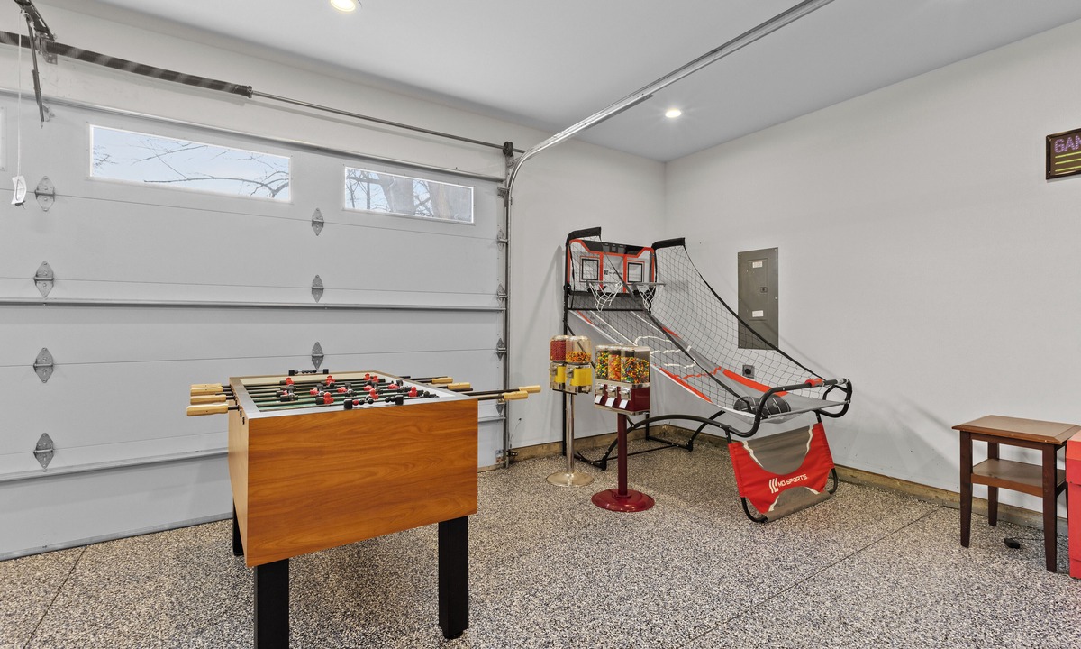 Nampa House | Spacious Escape with an Entertainment Garage!