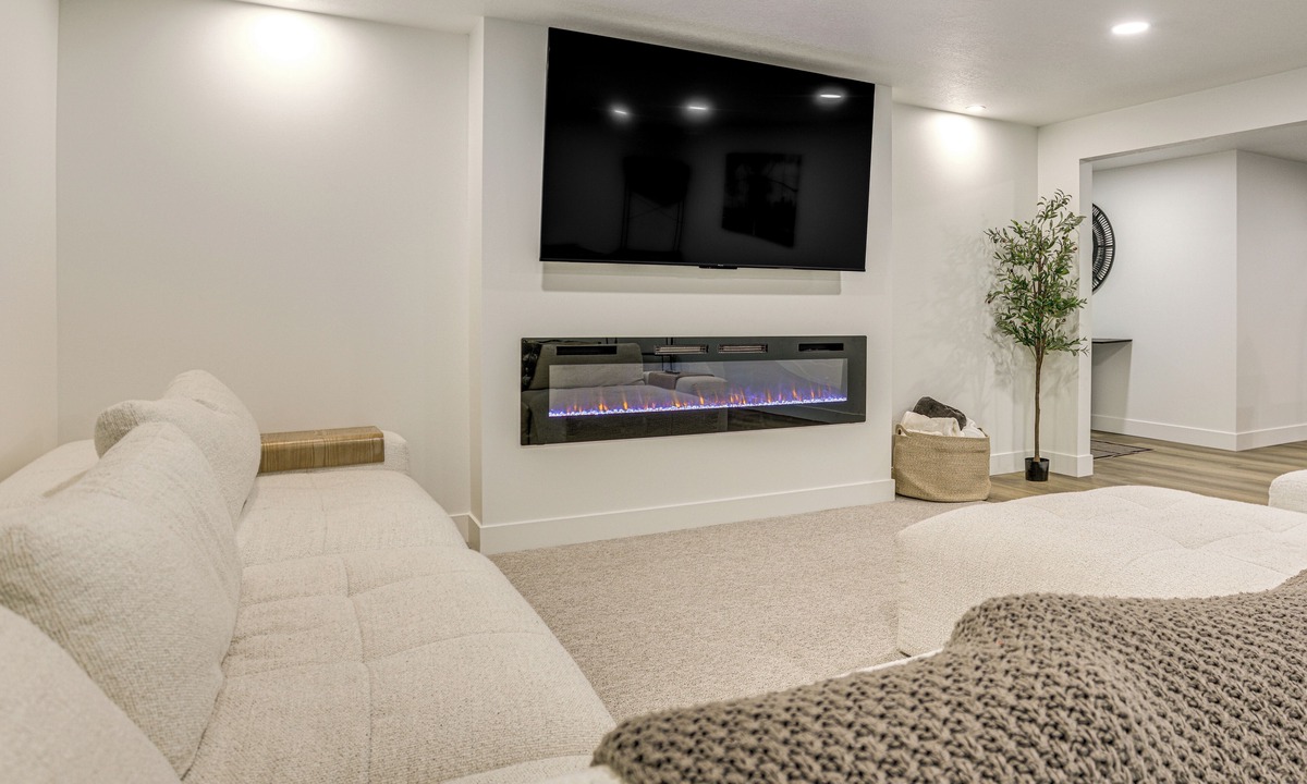 North Ogden Apartment | Pool Table & Putting Green! Scenic Ogden Escape