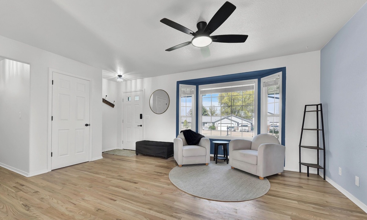 Nampa House | Nampa Backyard Beauty! Hot tub, ample parking area, shop and more!