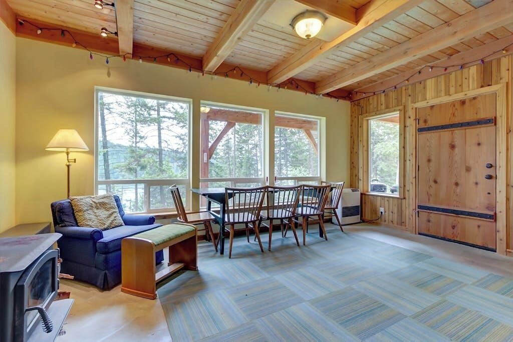 Sagle Cabin | Rustic, dog-friendly cabin with wood-burning stove, lake & mountain views