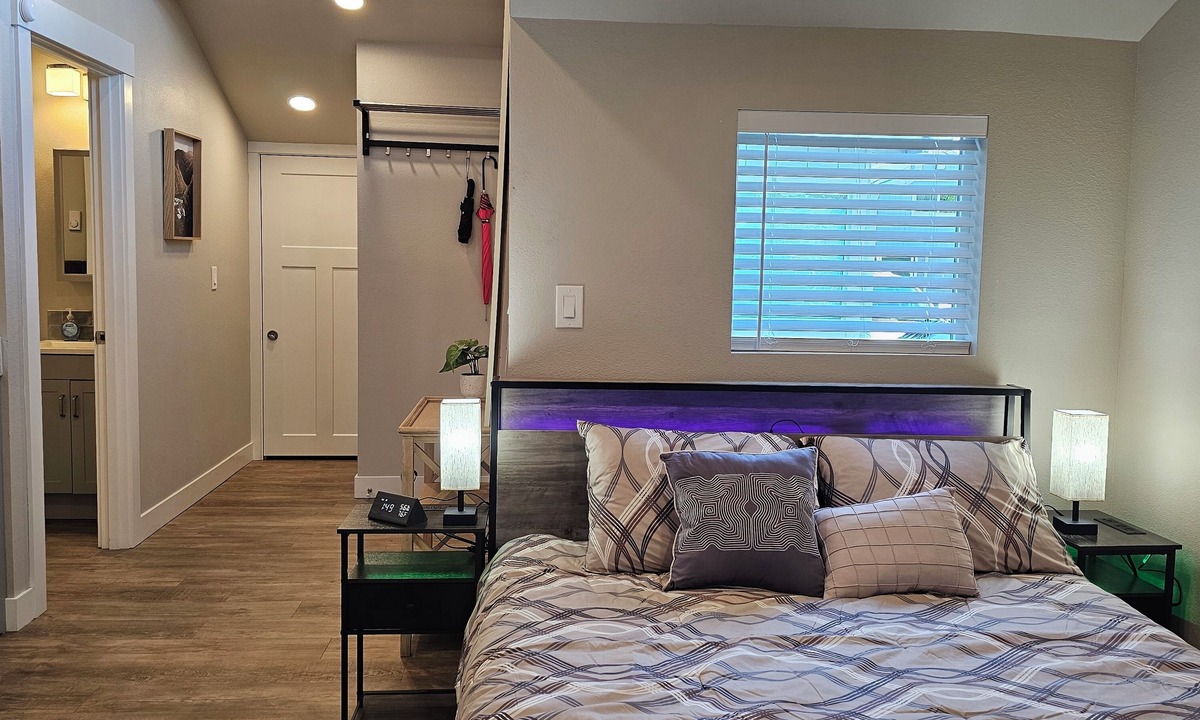 Salmon Creek Apartment | Cozy Studio with WiFi in awesome Vancouver WA!