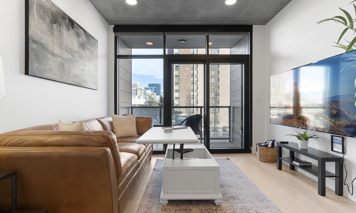 Rio Grande Apartment | Best Amenities Pool/Htub/Gym/Pking Downtown Views!