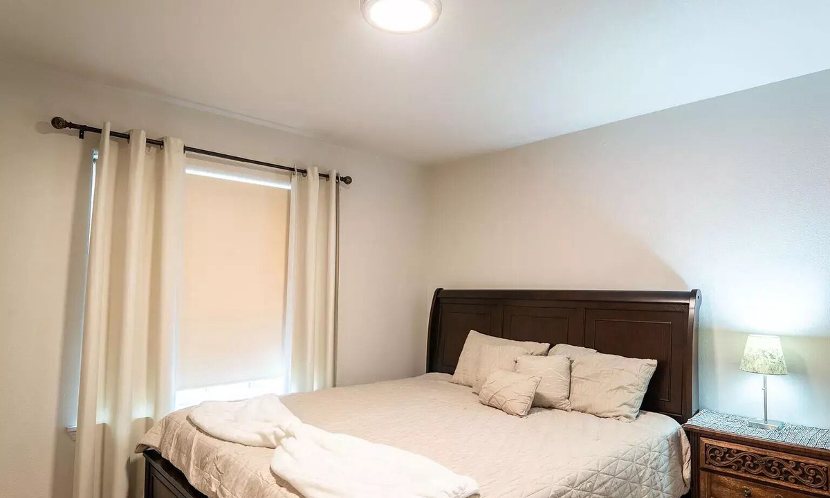 Hilltop House | New Tacoma Home Near Hospitals and Downtown